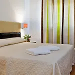 El Milano Real 3* Hoyos del Espino