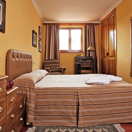 El Milano Real 3* Hoyos del Espino
