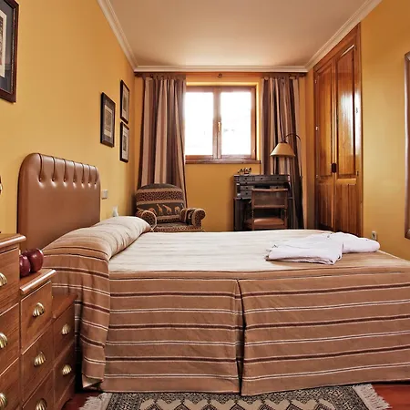 El Milano Real 3* Hoyos del Espino