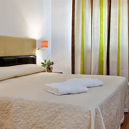 El Milano Real 3* 요요스델에스피뇨