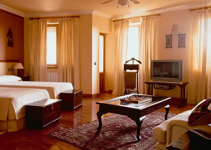 El Milano Real 3* Hoyos del Espino